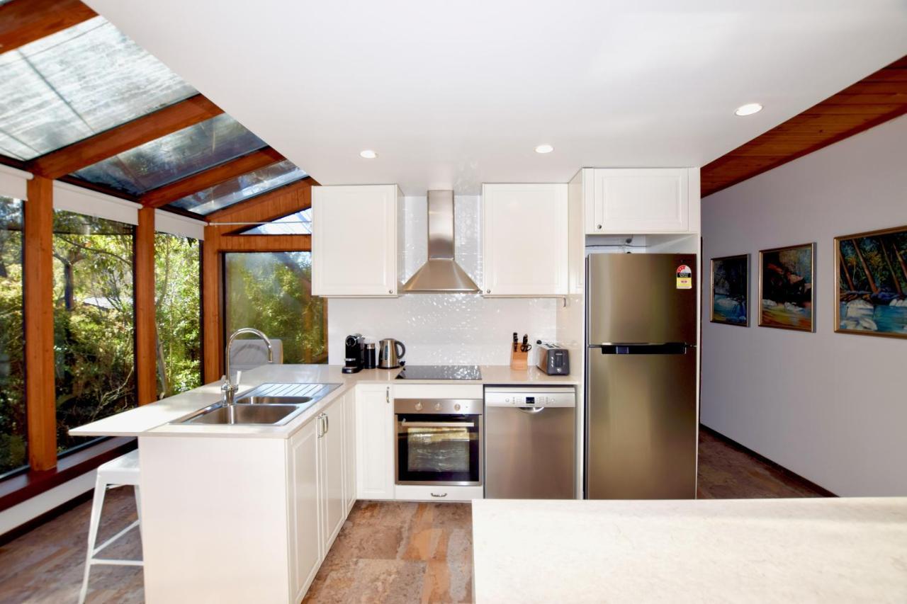 Sublime Cedar Lodge Leura Exterior photo
